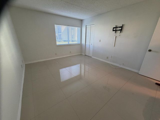 5930 Whispering Pine Way B-1, Greenacres, FL 33463