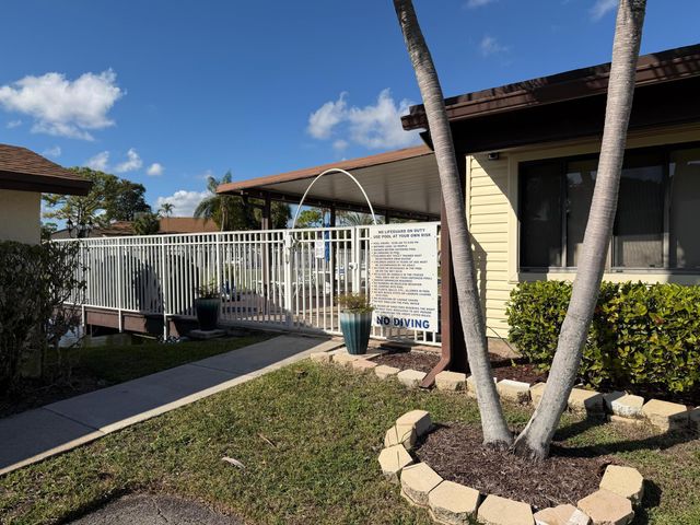 5930 Whispering Pine Way B-1, Greenacres, FL 33463