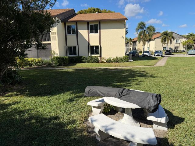 5930 Whispering Pine Way B-1, Greenacres, FL 33463