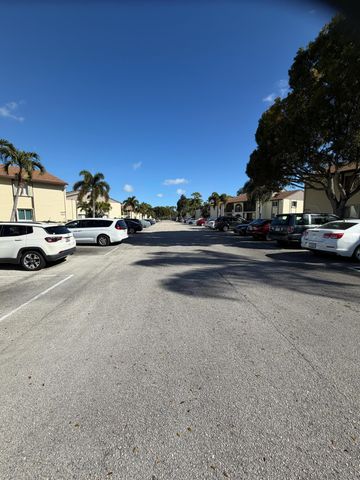 5930 Whispering Pine Way B-1, Greenacres, FL 33463