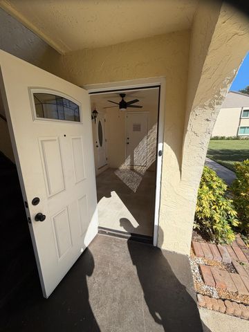 5930 Whispering Pine Way B-1, Greenacres, FL 33463