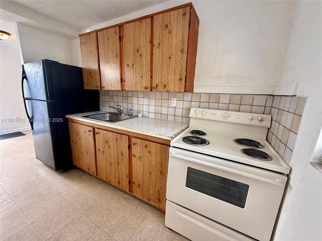 724 SW 11th Ave 1, Miami, FL 33130