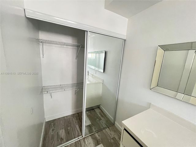 220 Collins Ave 3A, Miami Beach, FL 33139