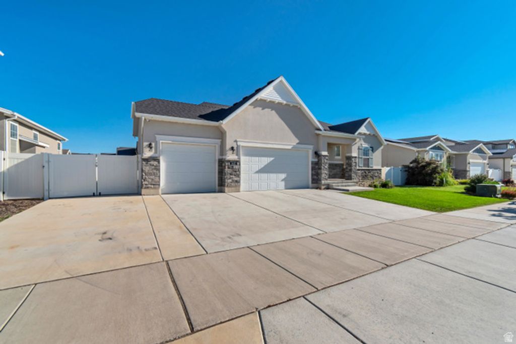 1403 E LOWE PEAK DR, Eagle Mountain, UT 84005 — photo 3