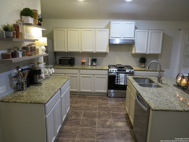 10111 STRASBOURG WAY, Schertz, TX 78154