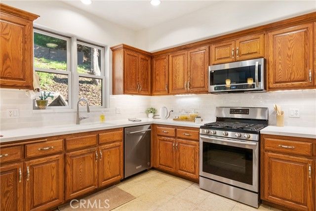 543 Canyon Heights Drive, Azusa, CA 91702