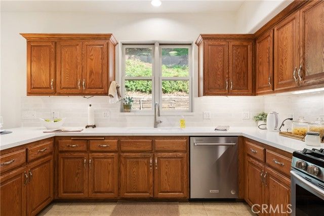 543 Canyon Heights Drive, Azusa, CA 91702