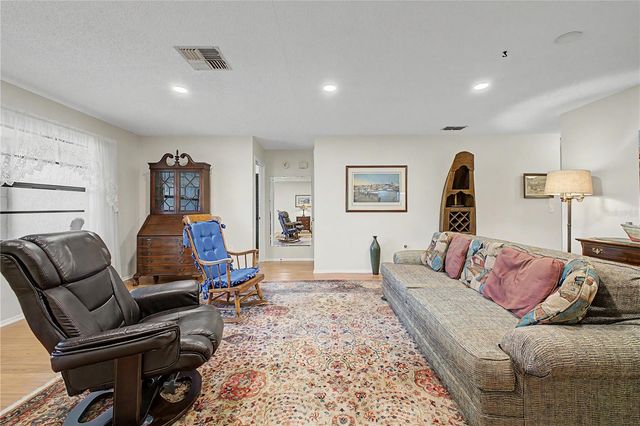 8270 SYCAMORE DRIVE, New Port Richey, FL 34654