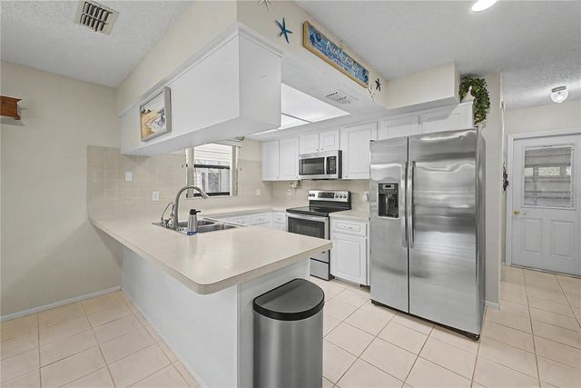 8270 SYCAMORE DRIVE, New Port Richey, FL 34654