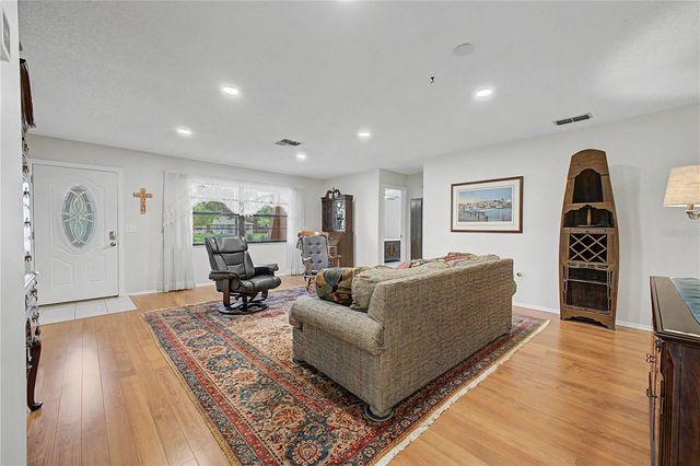 8270 SYCAMORE DRIVE, New Port Richey, FL 34654