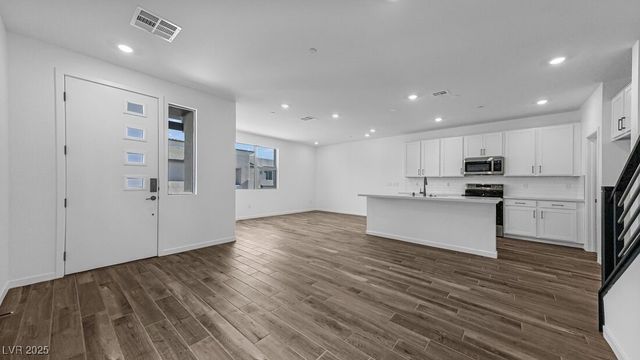 1470 Hopeful Lark Lane, Las Vegas, NV 89138