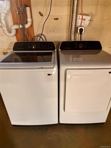 67 Turkey Lane, Cold Spring Harbor, NY 11724