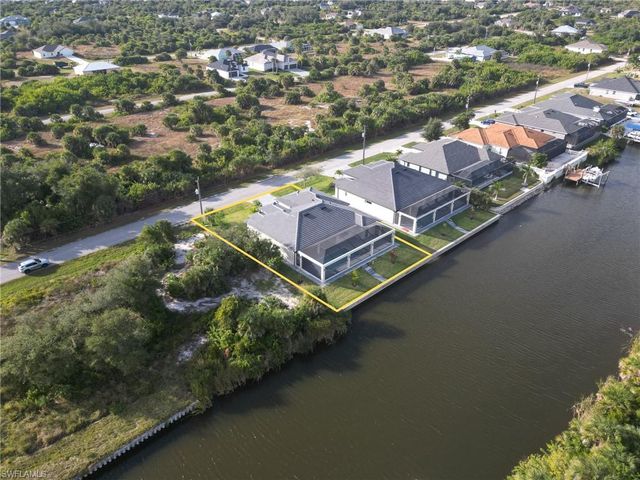 10474 Winnipeg ST, Port Charlotte, FL 33981