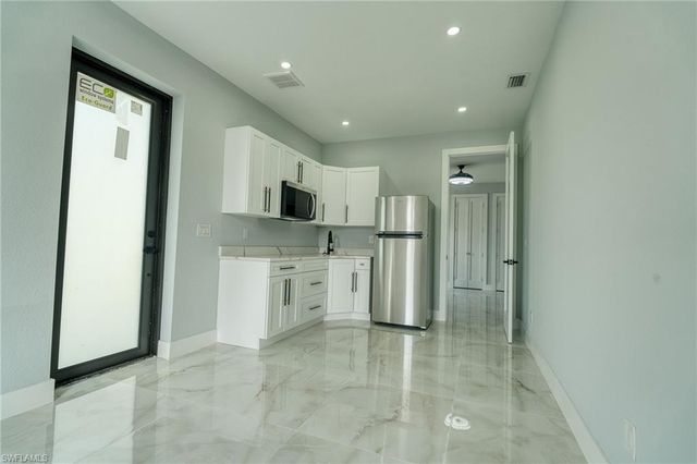 10474 Winnipeg ST, Port Charlotte, FL 33981