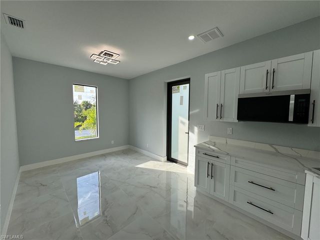 10474 Winnipeg ST, Port Charlotte, FL 33981