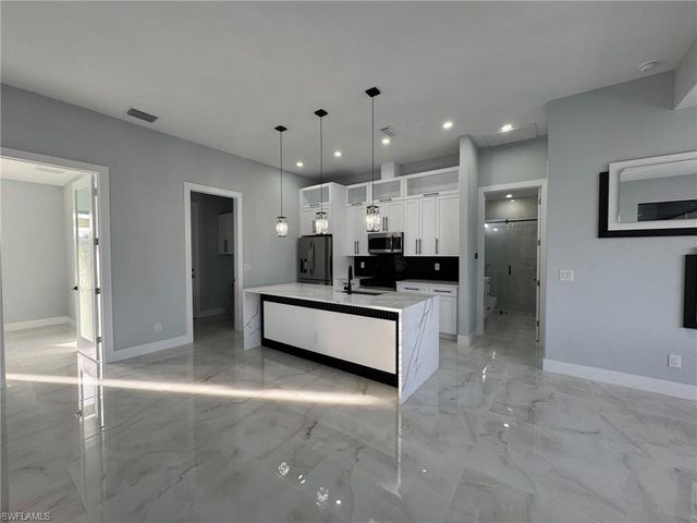 10474 Winnipeg ST, Port Charlotte, FL 33981