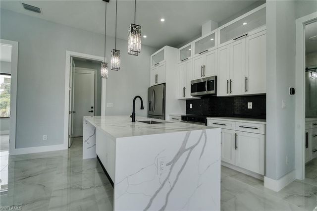 10474 Winnipeg ST, Port Charlotte, FL 33981