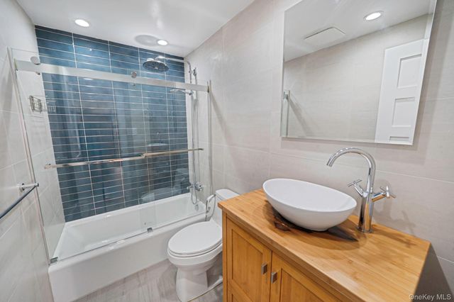 682 Lexington Avenue, Brooklyn, NY 11221