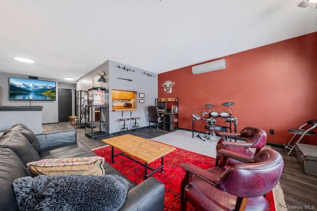 682 Lexington Avenue, Brooklyn, NY 11221