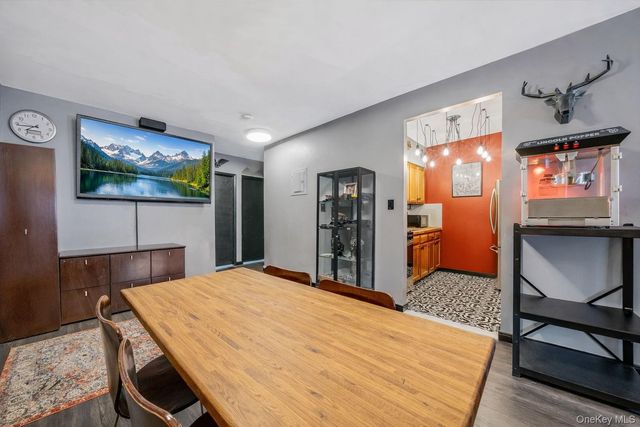 682 Lexington Avenue, Brooklyn, NY 11221