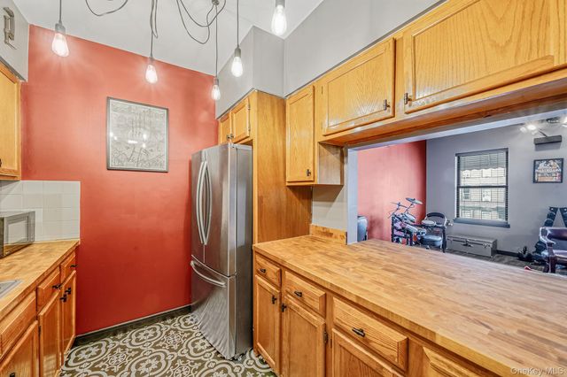 682 Lexington Avenue, Brooklyn, NY 11221