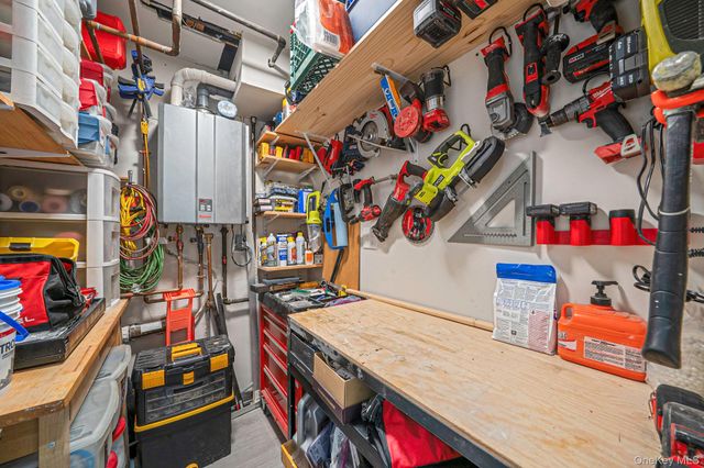 682 Lexington Avenue, Brooklyn, NY 11221