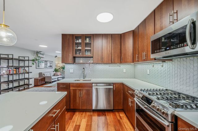 682 Lexington Avenue, Brooklyn, NY 11221