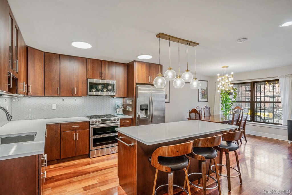 682 Lexington Avenue, Brooklyn, NY 11221