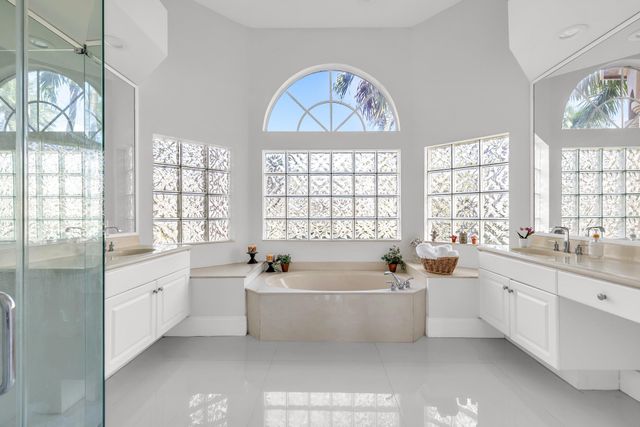 12040 NW 49th Dr, Coral Springs, FL 33076