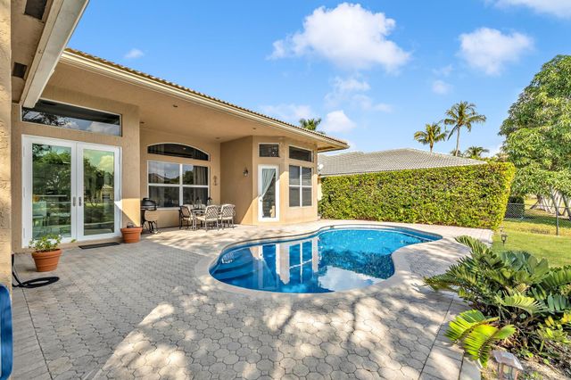 12040 NW 49th Dr, Coral Springs, FL 33076