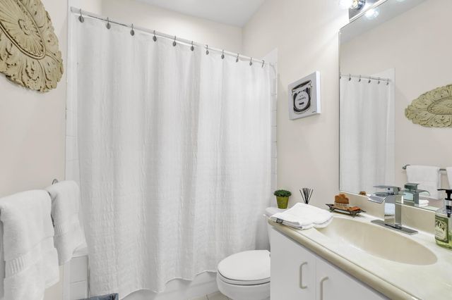 12040 NW 49th Dr, Coral Springs, FL 33076