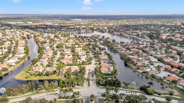 12040 NW 49th Dr, Coral Springs, FL 33076