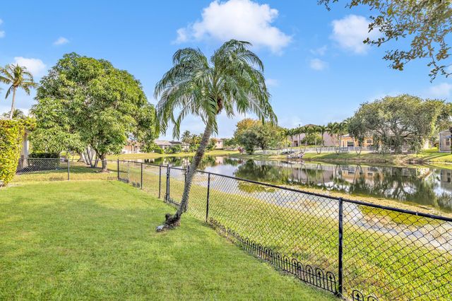 12040 NW 49th Dr, Coral Springs, FL 33076