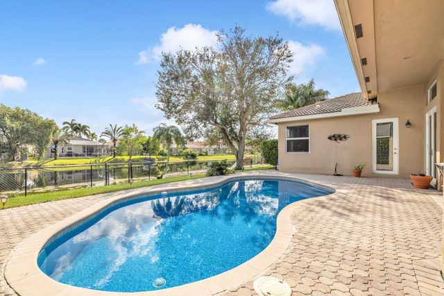 12040 NW 49th Dr, Coral Springs, FL 33076