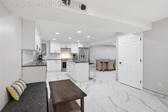 8873 Northern Avenue, Plymouth Charter Township, MI 48170