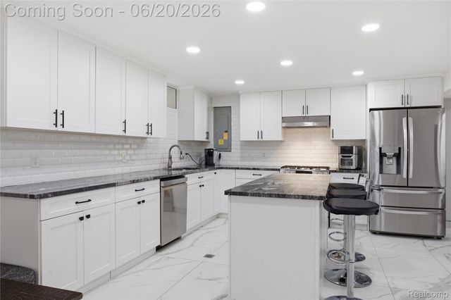 8873 Northern Avenue, Plymouth Charter Township, MI 48170