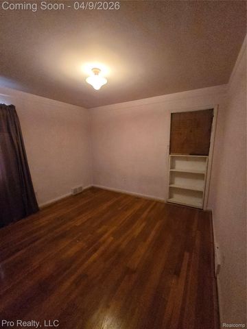 18288 Glastonbury Road, Detroit, MI 48219