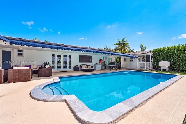 9440 SW 136th St, Miami, FL 33176