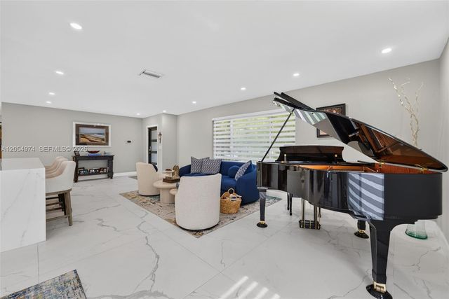 9440 SW 136th St, Miami, FL 33176