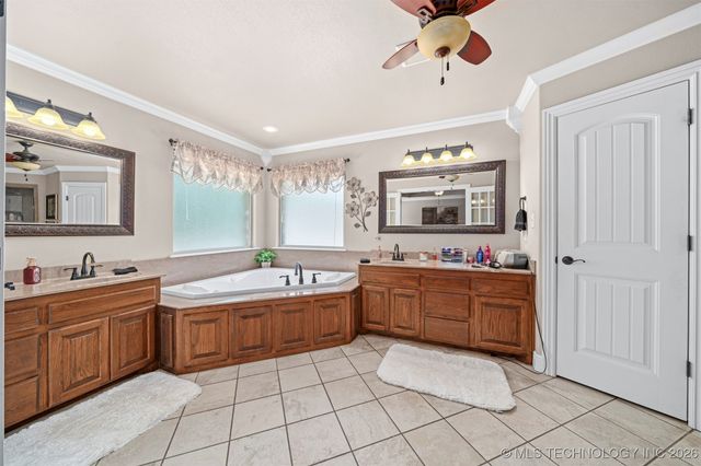 479872 E 1080 Road, Muldrow, OK 74948