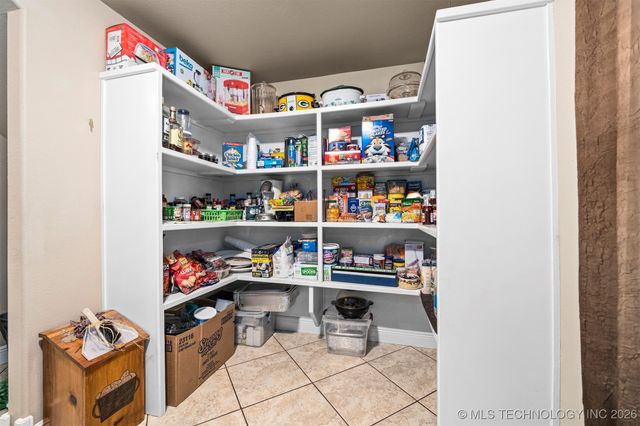 479872 E 1080 Road, Muldrow, OK 74948