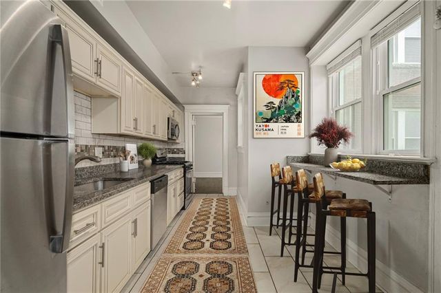 1110 E Armour Boulevard 4, Kansas City, MO 64109