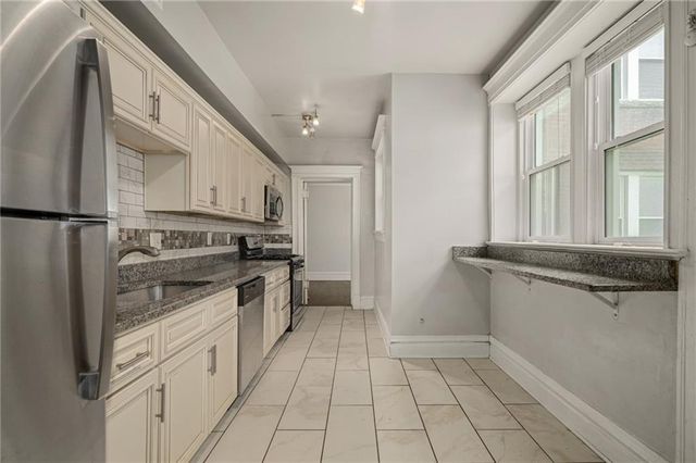 1110 E Armour Boulevard 4, Kansas City, MO 64109