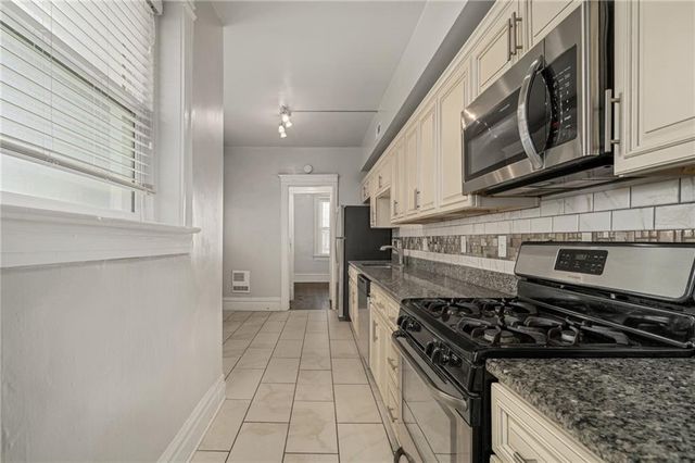 1110 E Armour Boulevard 4, Kansas City, MO 64109