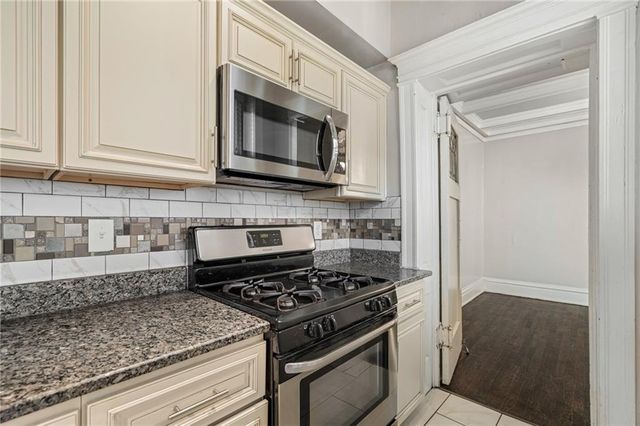 1110 E Armour Boulevard 4, Kansas City, MO 64109