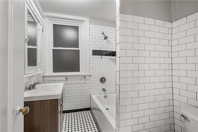 1110 E Armour Boulevard 4, Kansas City, MO 64109