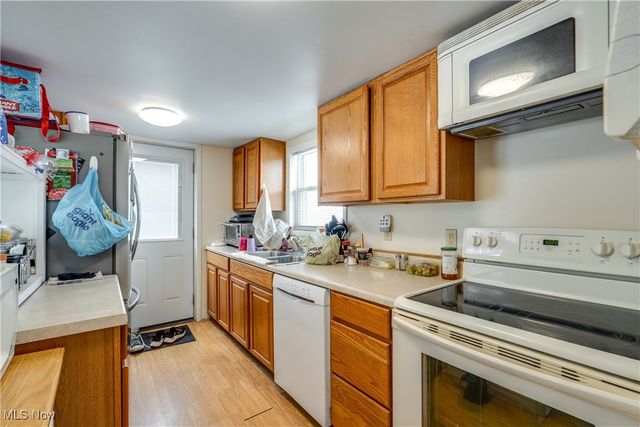 1314 Bank Street, Atwater, OH 44201