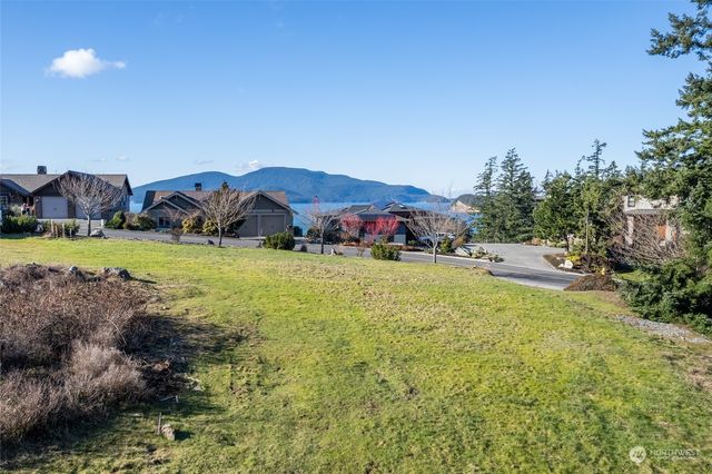 2707 17th Street, Anacortes, WA 98221