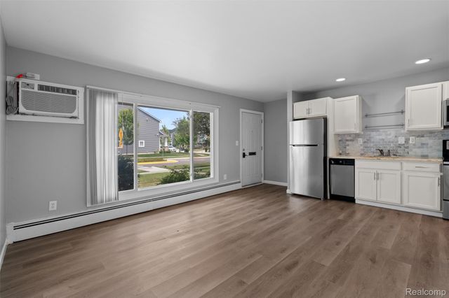 2419 Normandy Road, Royal Oak Charter Township, MI 48073