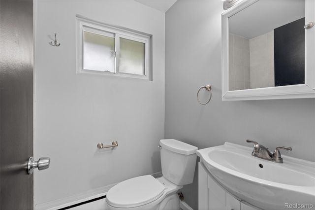 2419 Normandy Road, Royal Oak Charter Township, MI 48073